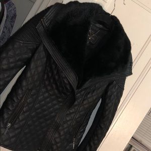 BCBG LEATHER JACKET WITH FAUX FUR NECK LINING